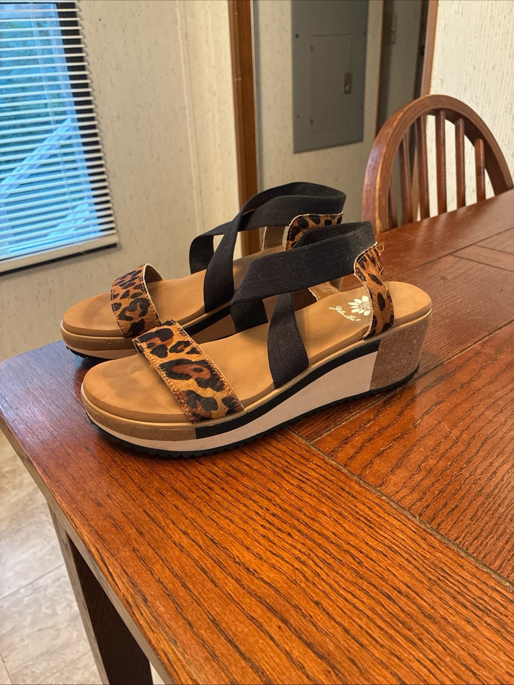 Yellow Box Janalee Leopard Wedge Sandals Women's 7 Leather Elastic Strap Shoes